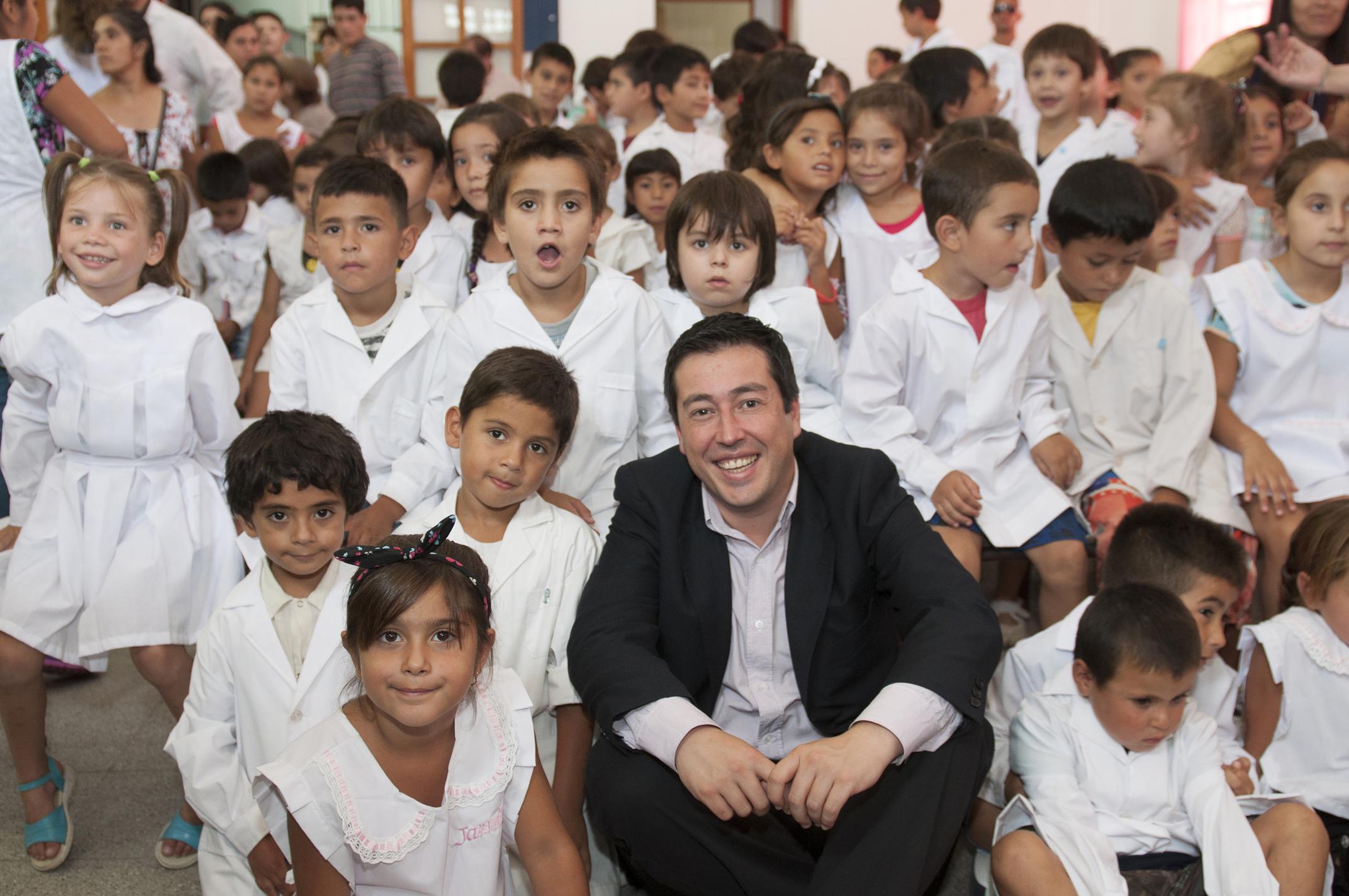  Nardini encabezó el inicio de clases en escuela primaria de Tortuguitas