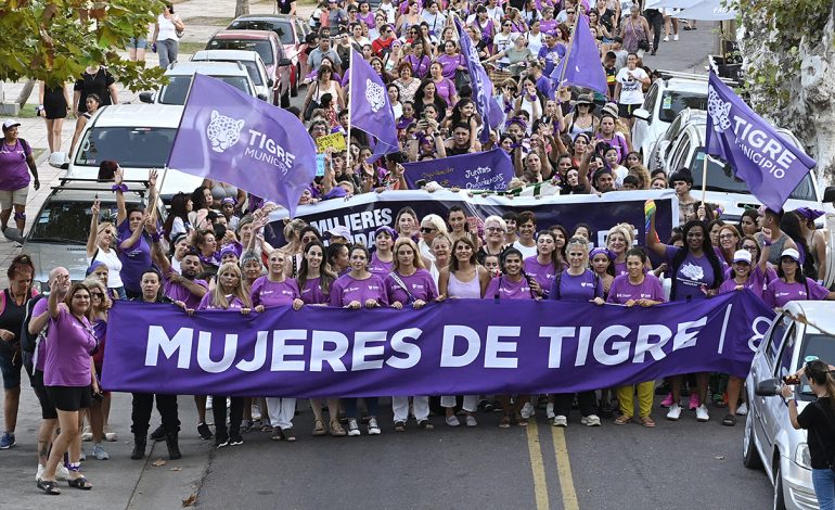  Multitudinaria marcha por el Día Internacional de la Mujer