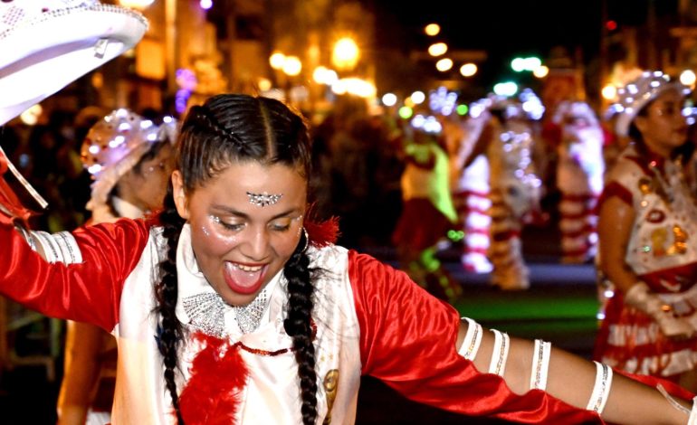  Miles de vecinos vibraron con los Carnavales