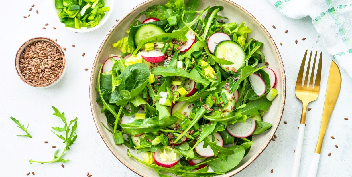 Ensalada verde con semillas de lino