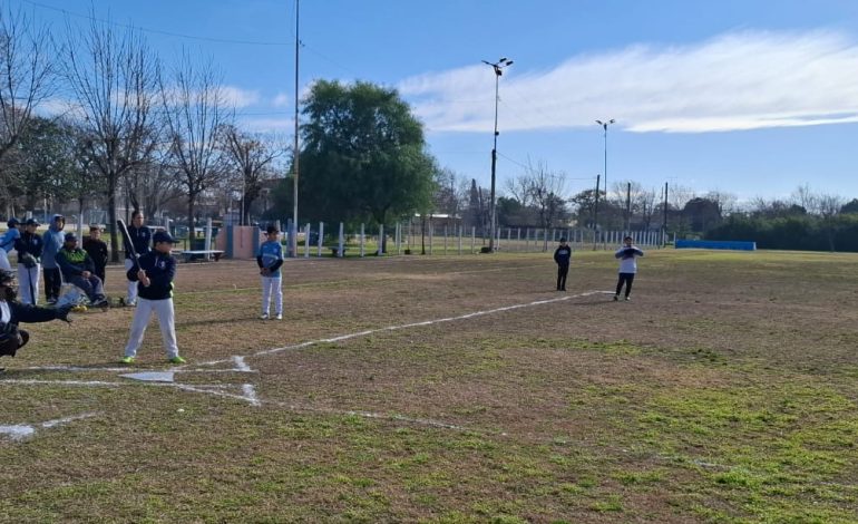  La Escuela de Softbol participó de un nuevo encuentro en Mercedes