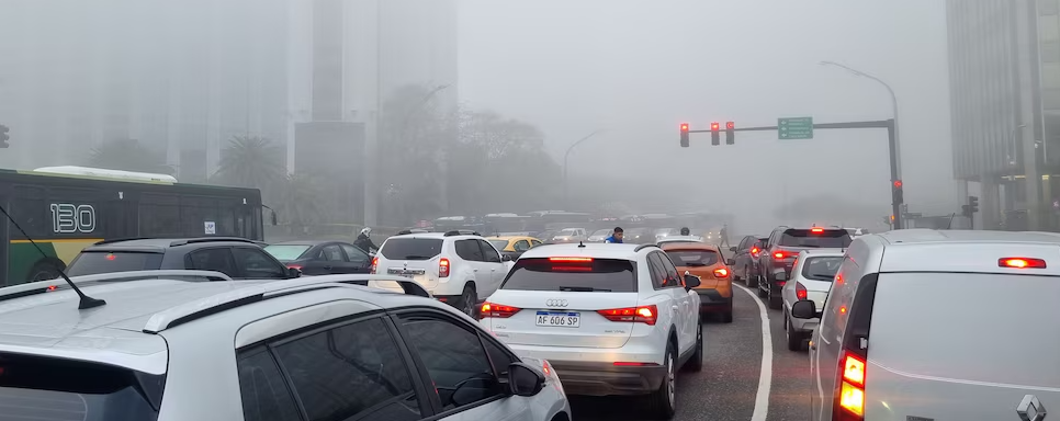 Alerta por niebla en CABA: demoras, accesos complicados y vuelos desviados