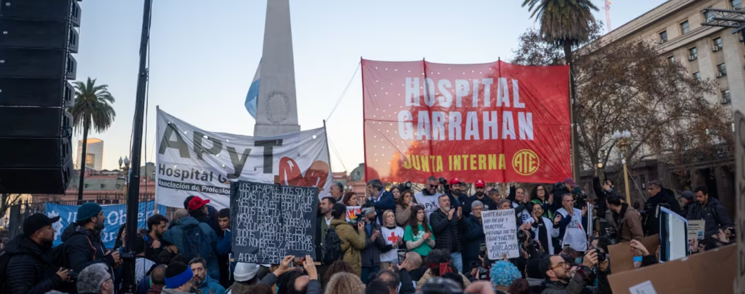 Los trabajadores del Garrahan realizan un paro por la ley de emergencia pediátrica