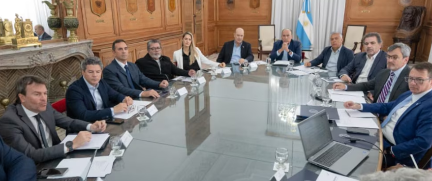 Gobierno y empresarios impulsan reforma laboral con dos ejes: sindicatos resisten