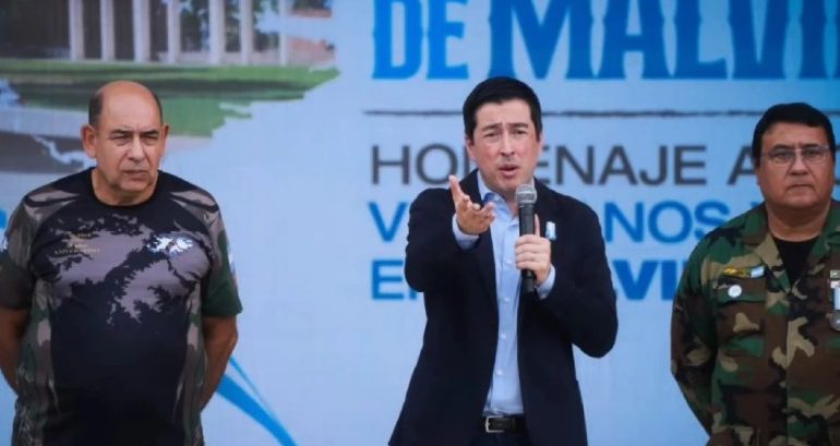  Malvinas Argentinas homenajeó a veteranos y caídos